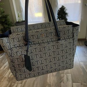 Beautiful Tory Burch tote.